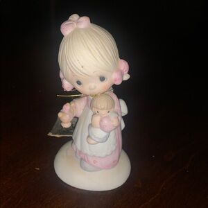 -1967 Precious Moments Fine Porcelain JESUS IS THE LIGHT Pink & Cream Figurine